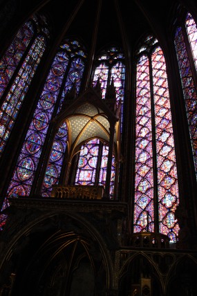 Entre tantas vidrieras, cientos de estrellas