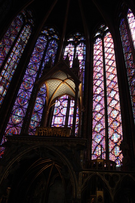 Entre tantas vidrieras, cientos de estrellas