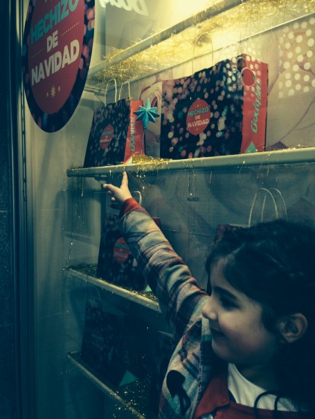 matilda´s quest. Blue star on shelf