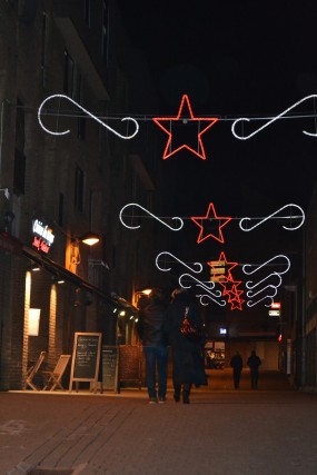 Estrellas rojas en la noche